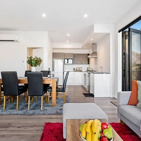A Luckie Charm - 3-Bedroom Townhouse With Spectacular View